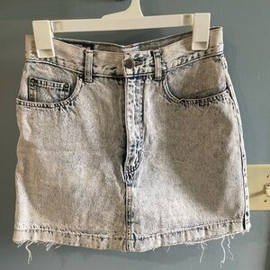 Vintage Chiori light acid wash high waist frayed bottom skort